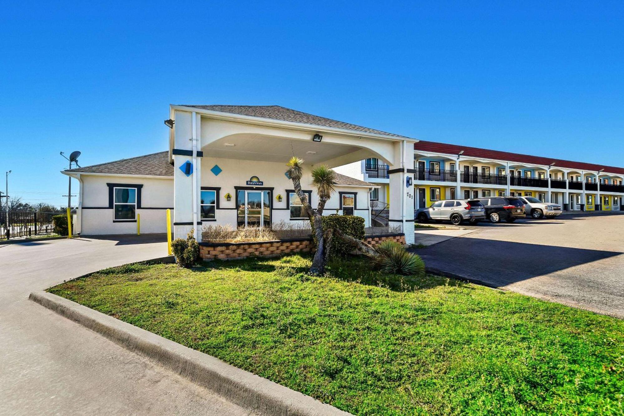 Days Inn By Wyndham Gainesville Extérieur photo